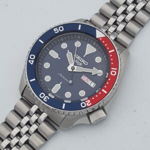 Seiko 5 Sports SRPD53K3 SKX Series Automatik mit Armband SKX009K1
