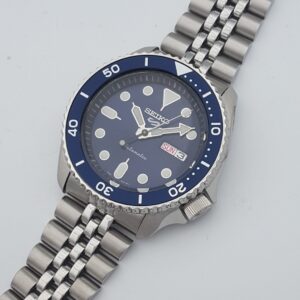 Seiko 5 Sports SRPD51K3 SKX Series Automatik mit Armband SKX009