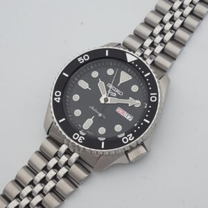 Seiko 5 Sports SRPD55K3 SKX Series Automatik mit Armband SKX009K1
