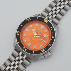 Seiko 5 Sports SRPD59K3 SKX Series Automatik mit Armband SKX009K1